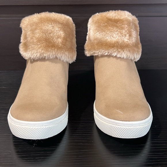 Women’s Wedge Heel Booties NWOT - Picture 3 of 8